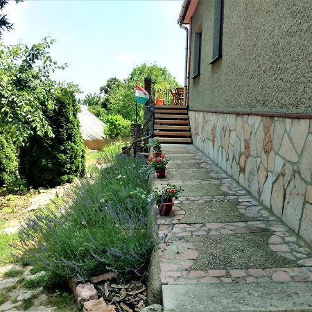 Panorama Apartman Mór Exteriér fotografie